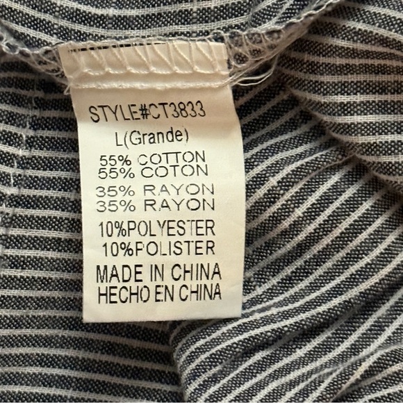 Crescent Green Smocked Ruffled Blouse Size Large - Picture 4 of 4